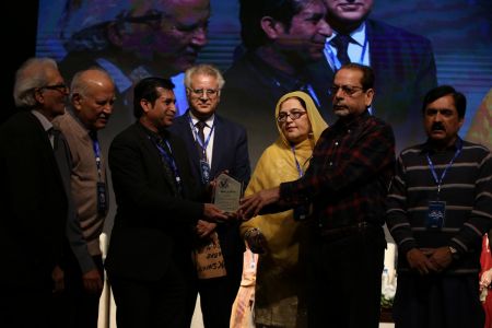 2nd Day, Session Yark Shair Adabi Forum, Taqreeb E Award In 12th Aalmi Urdu Conference 2019 (12)