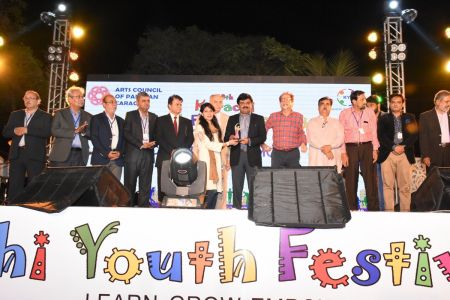 Culture Minister Syed Sardar Ali Shah Distributed The Awards To Winners Of Youth Festival 2017-18 (4)