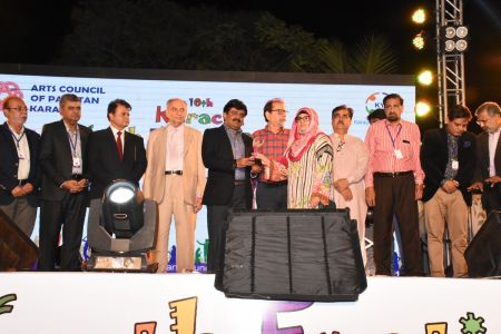 Culture Minister Syed Sardar Ali Shah Distributed The Awards To Winners Of Youth Festival 2017-18 (8)